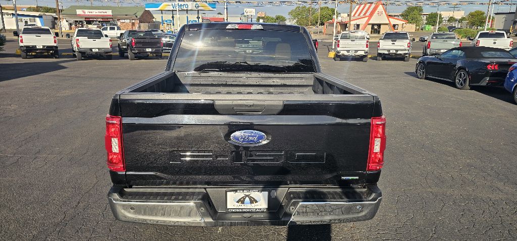 Photo 4 of this FORD F150