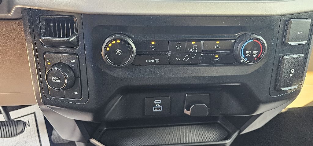 Photo 9 of this FORD F150
