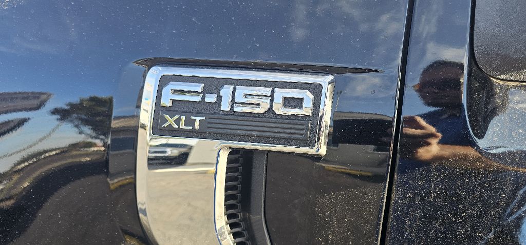 Photo 6 of this FORD F150