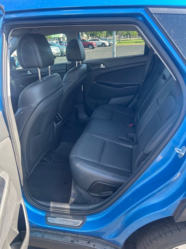 Photo 10 of this HYUNDAI TUCSON
