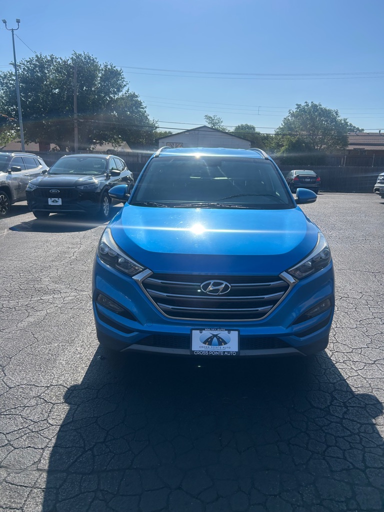 Photo 3 of this HYUNDAI TUCSON