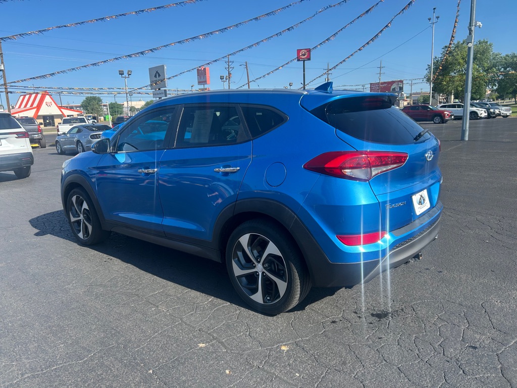 Photo 6 of this HYUNDAI TUCSON