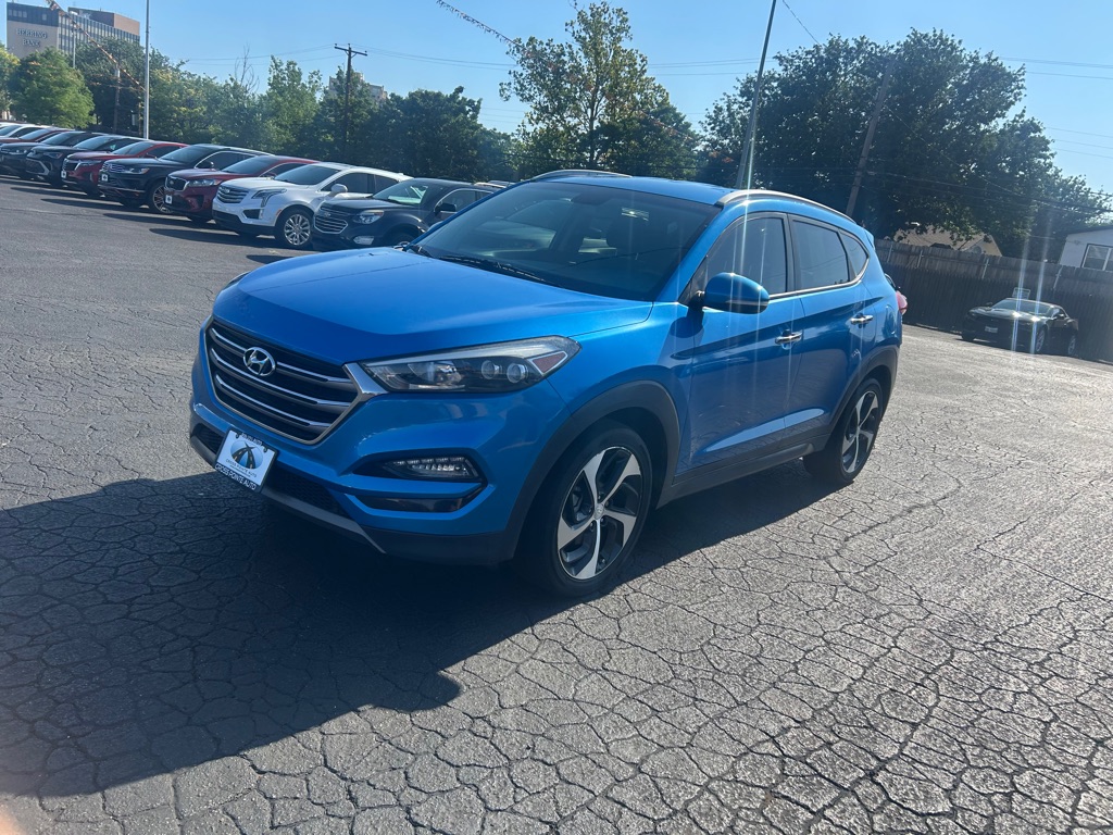 Photo 4 of this HYUNDAI TUCSON