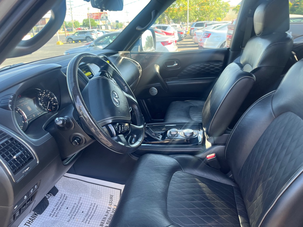 Photo 12 of this INFINITI QX80