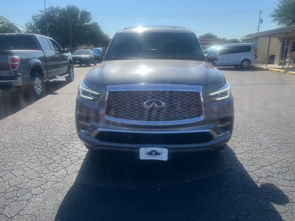 Photo 3 of this INFINITI QX80