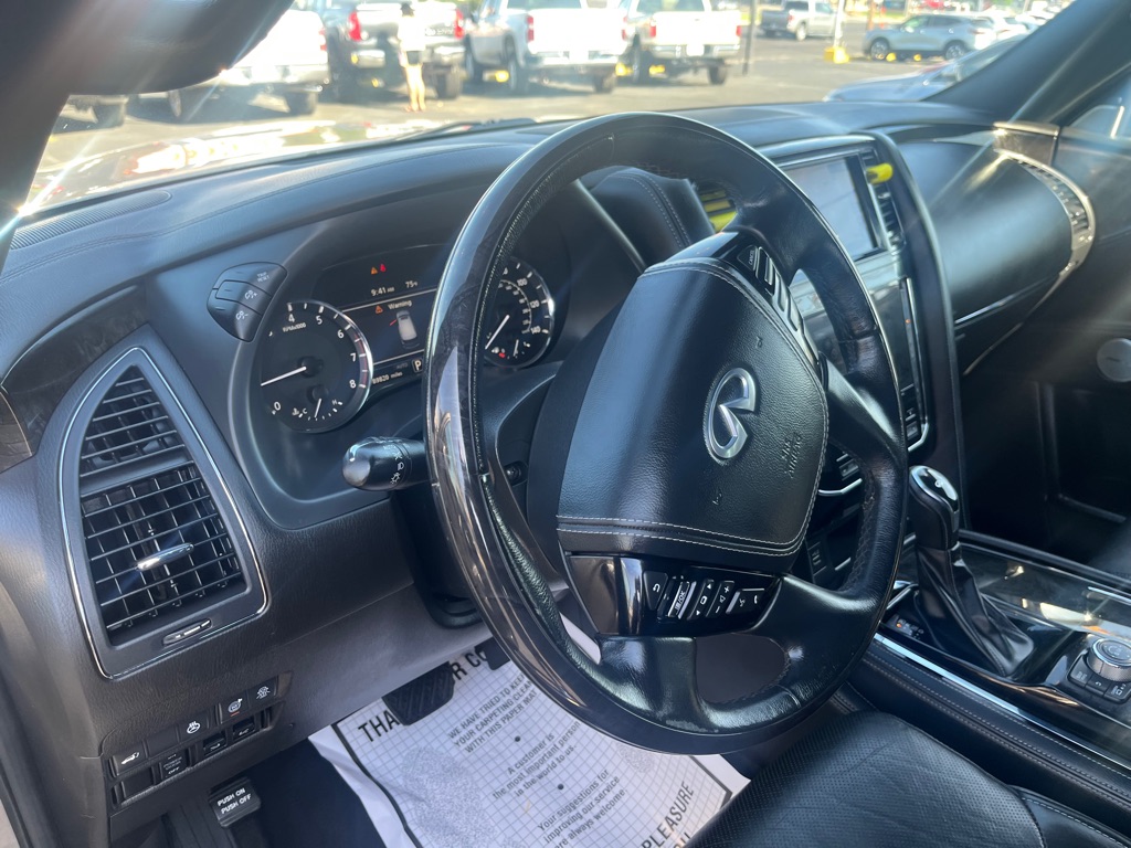 Photo 14 of this INFINITI QX80