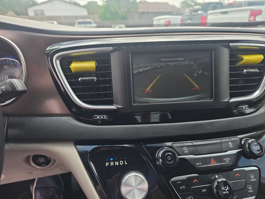 Photo 12 of this CHRYSLER VOYAGER