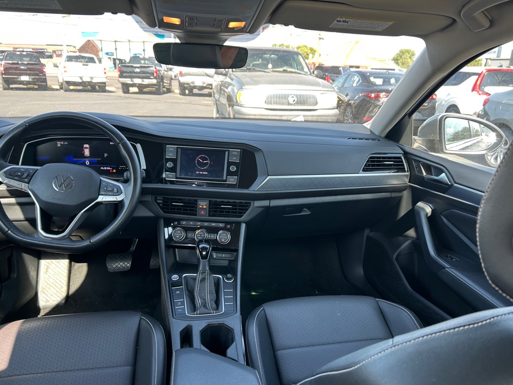 Photo 9 of this VOLKSWAGEN JETTA