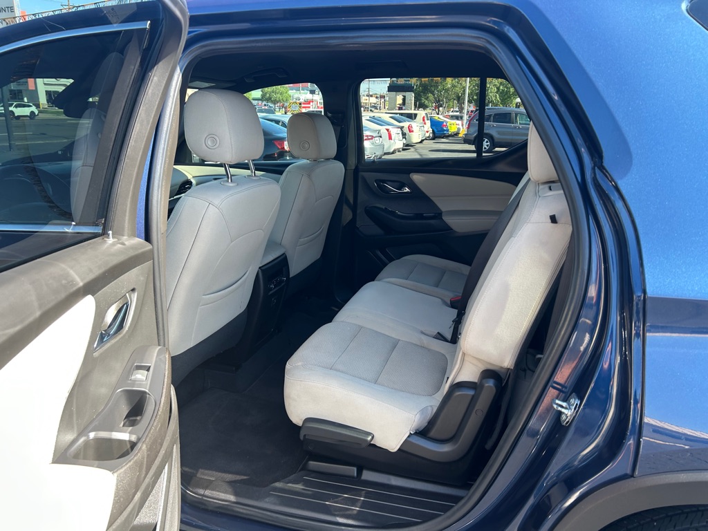 Photo 11 of this CHEVROLET TRAVERSE