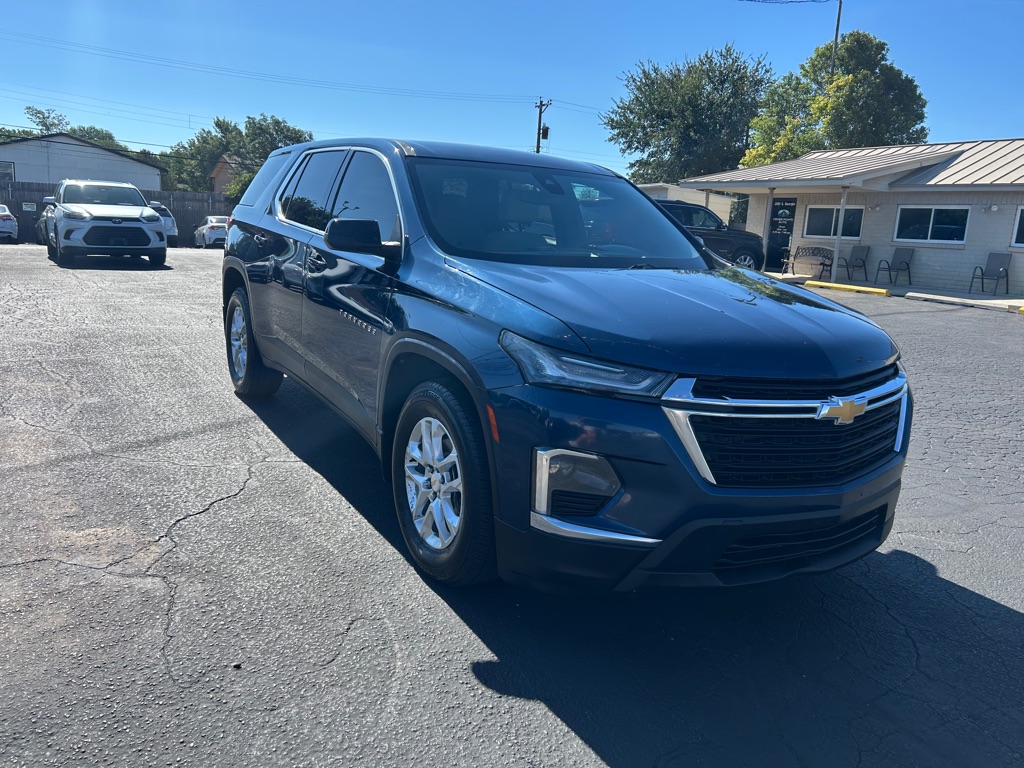 Photo 2 of this CHEVROLET TRAVERSE