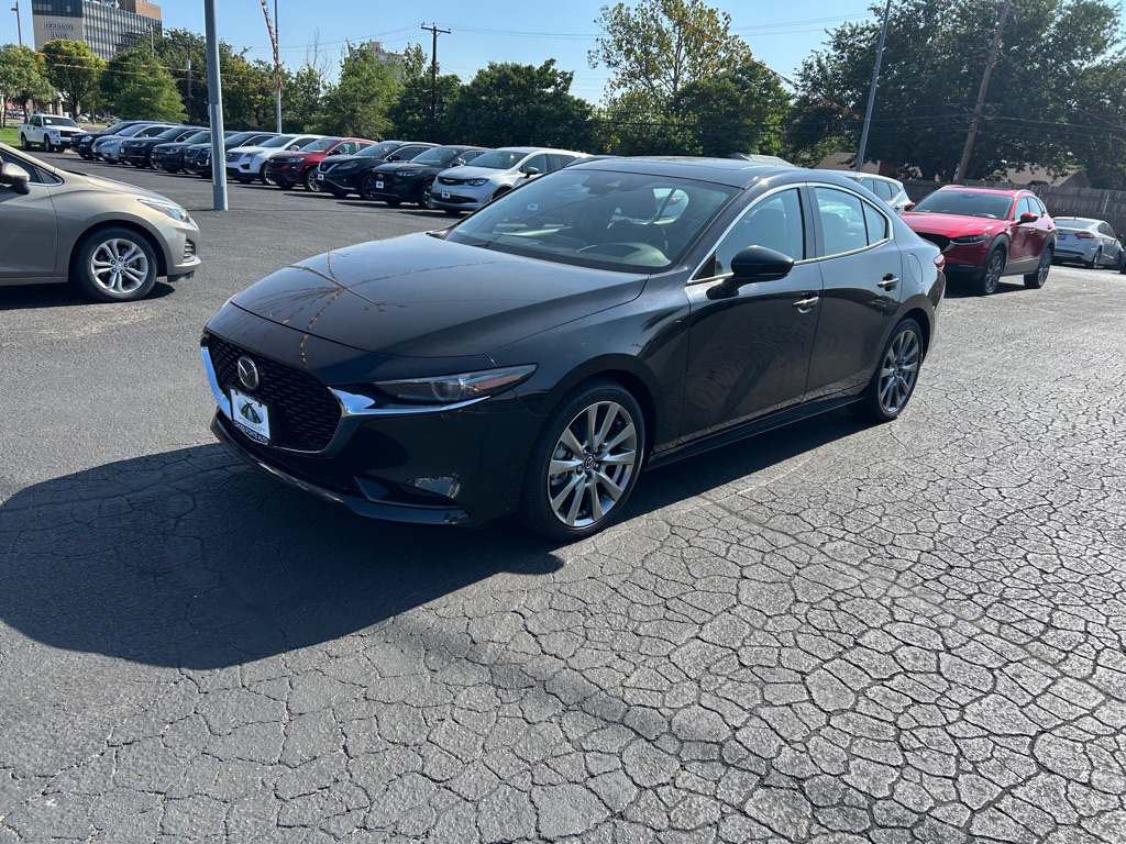 Photo 4 of this MAZDA MAZDA3 SEDAN