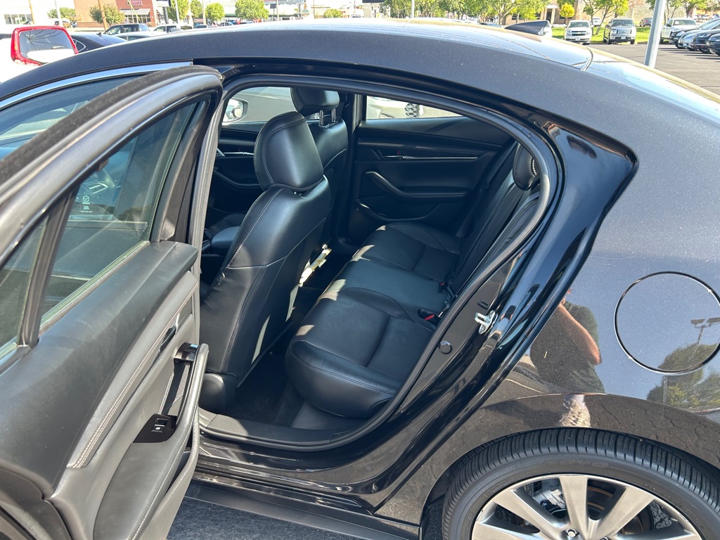 Photo 10 of this MAZDA MAZDA3 SEDAN