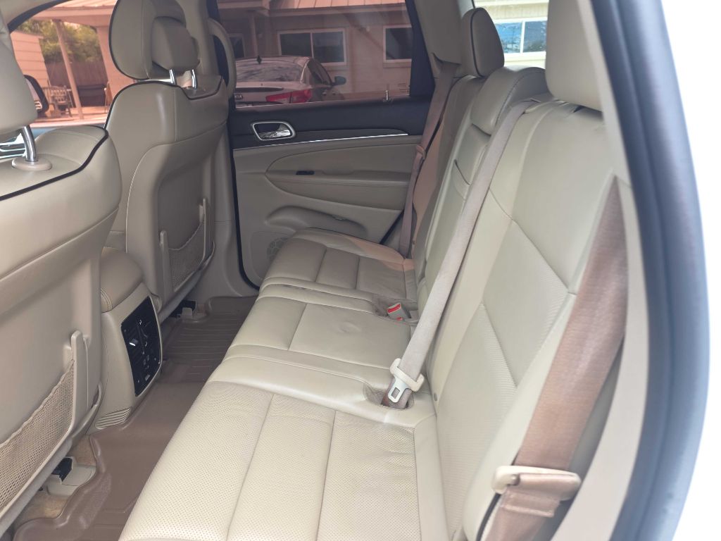 Photo 8 of this JEEP GRAND CHEROKEE