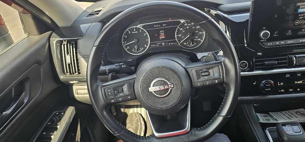Photo 17 of this NISSAN PATHFINDER