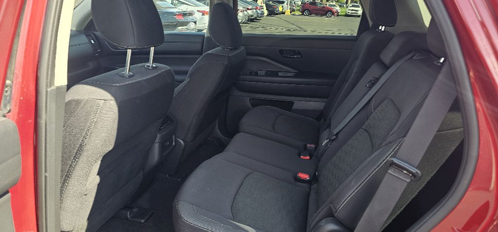 Photo 9 of this NISSAN PATHFINDER