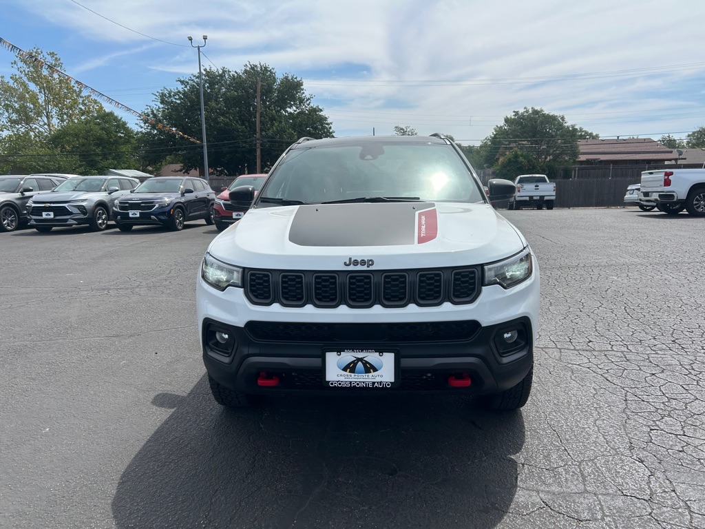Photo 3 of this JEEP COMPASS