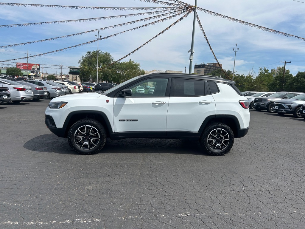Photo 5 of this JEEP COMPASS
