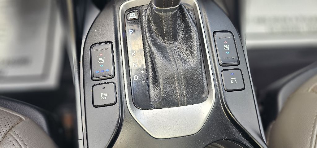 Photo 13 of this HYUNDAI SANTA FE SPORT