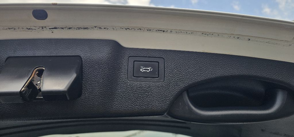 Photo 7 of this HYUNDAI SANTA FE SPORT
