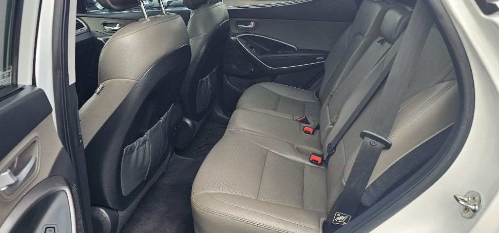 Photo 8 of this HYUNDAI SANTA FE SPORT