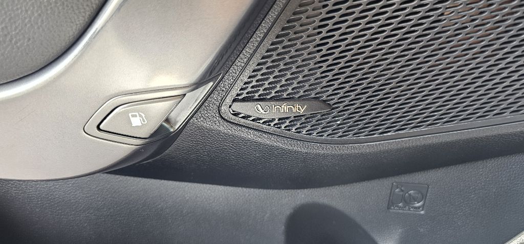 Photo 12 of this HYUNDAI SANTA FE SPORT