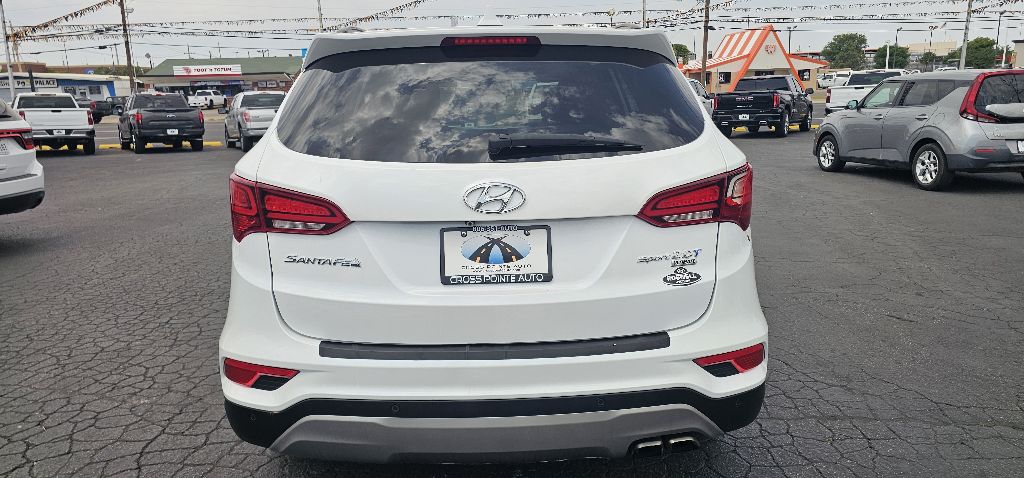 Photo 5 of this HYUNDAI SANTA FE SPORT