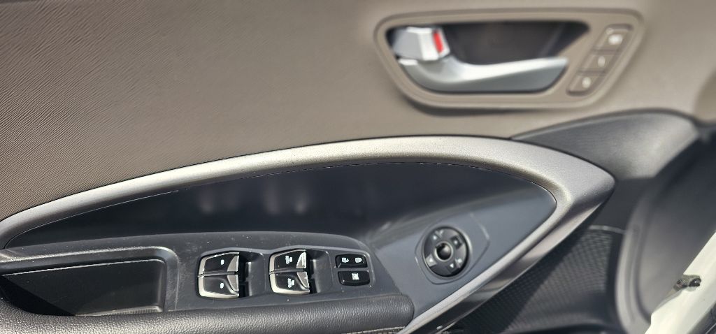 Photo 11 of this HYUNDAI SANTA FE SPORT