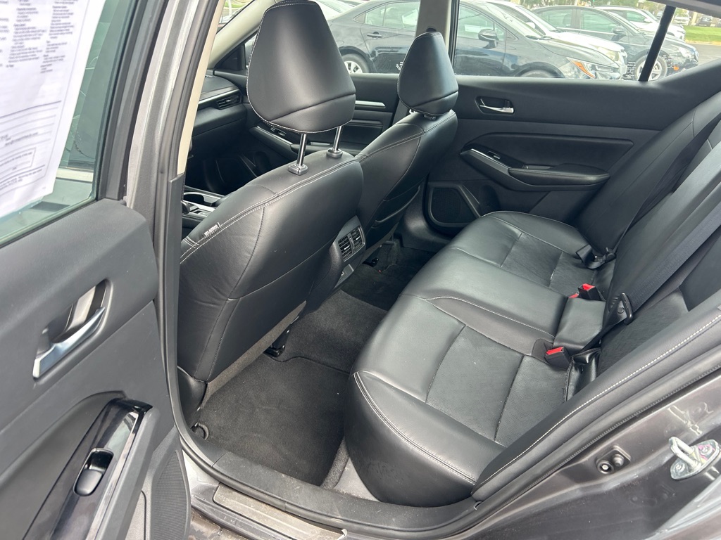 Photo 11 of this NISSAN ALTIMA