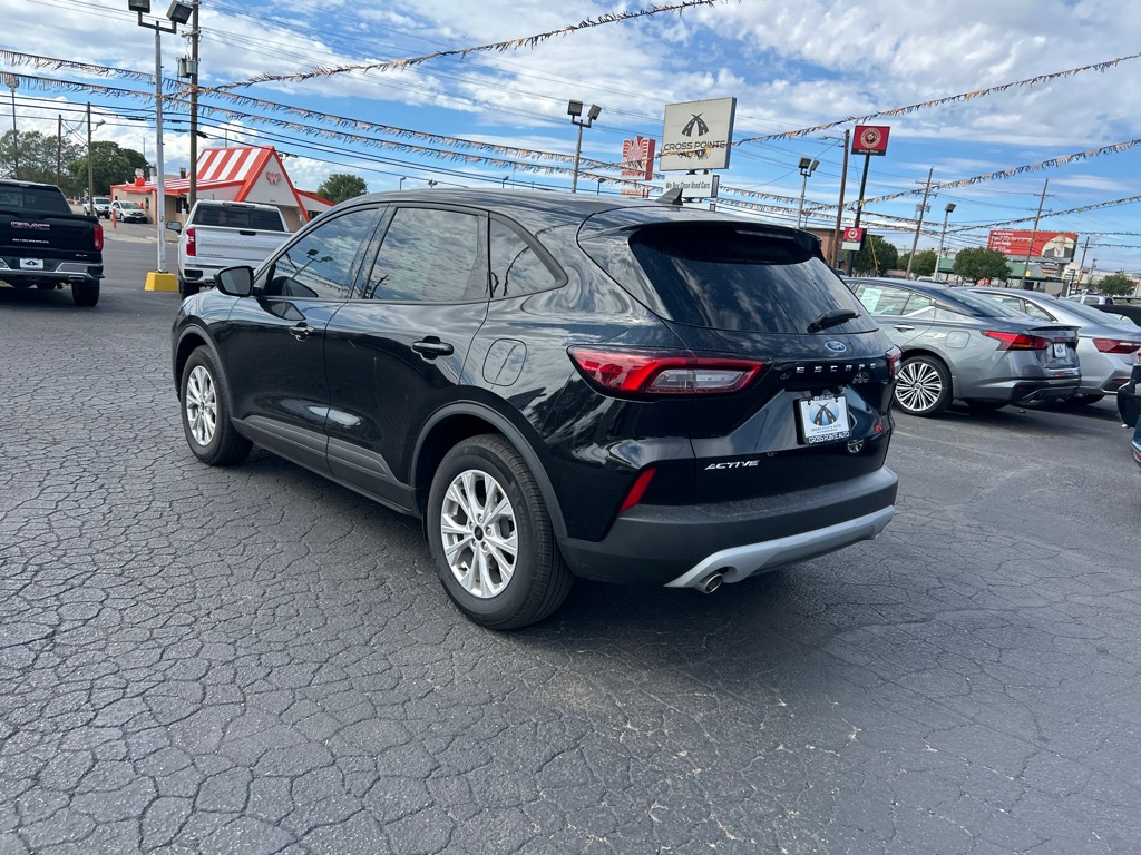 Photo 6 of this FORD ESCAPE