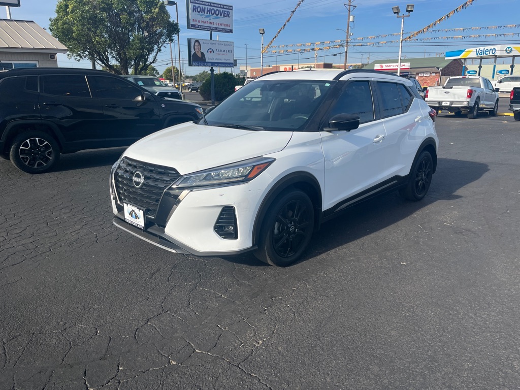 Photo 2 of this NISSAN KICKS