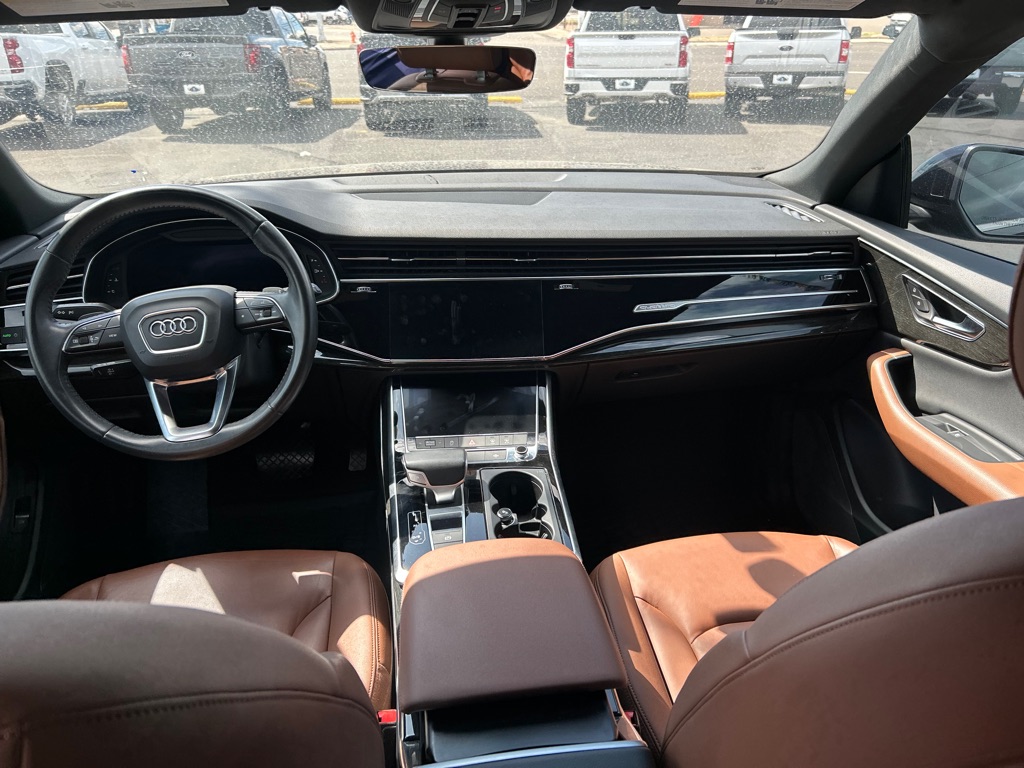 Photo 13 of this AUDI Q8