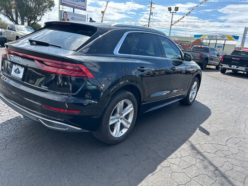 Photo 8 of this AUDI Q8