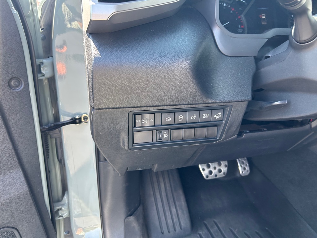 Photo 16 of this TOYOTA TUNDRA