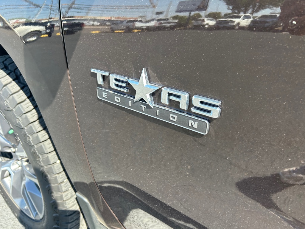Photo 10 of this CHEVROLET SILVERADO 1500