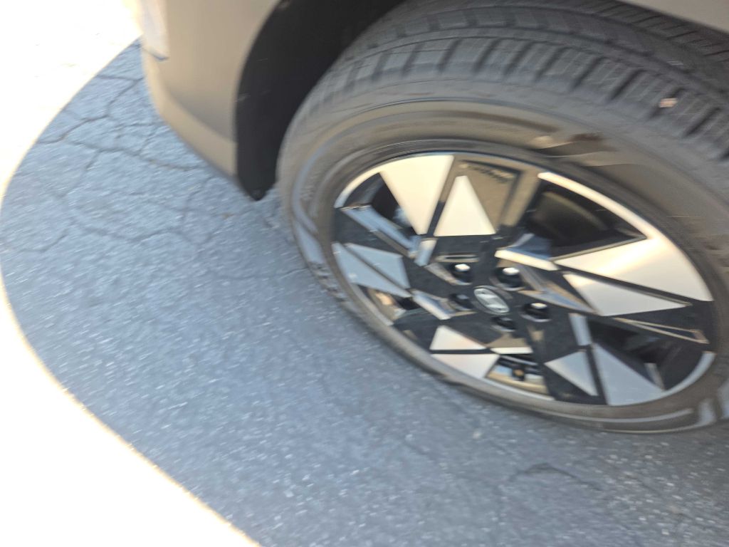 Photo 10 of this HYUNDAI KONA