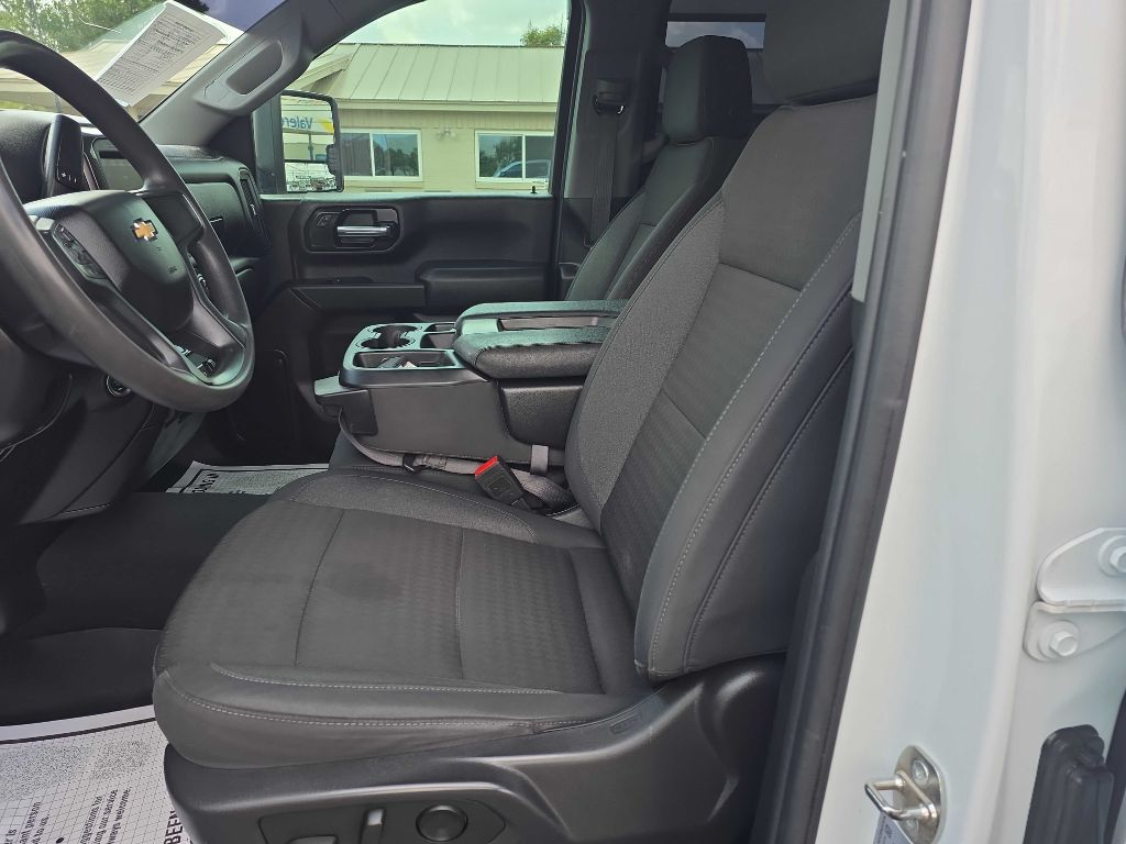 Photo 9 of this CHEVROLET SILVERADO 2500H