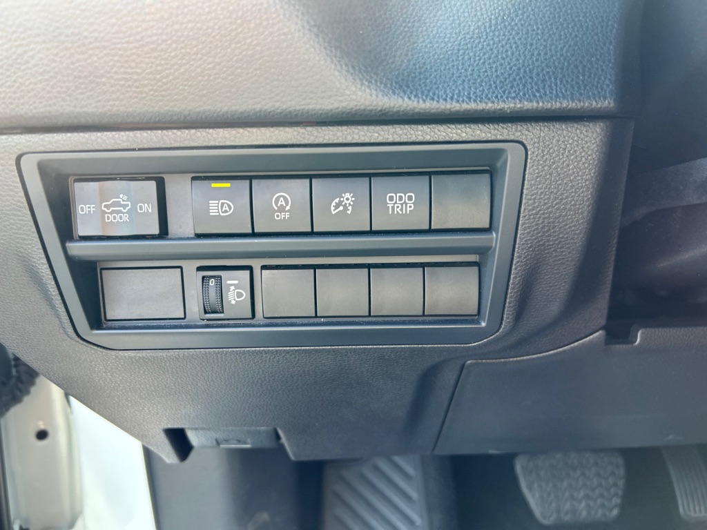 Photo 17 of this TOYOTA TUNDRA