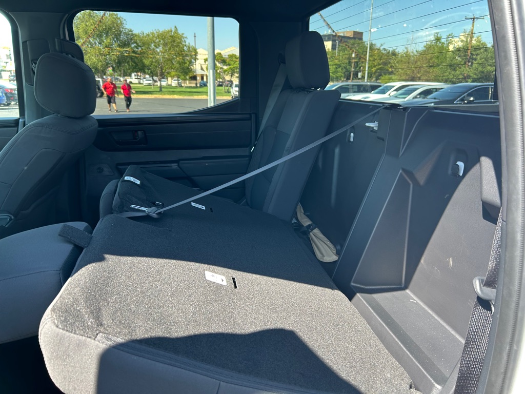 Photo 12 of this TOYOTA TUNDRA
