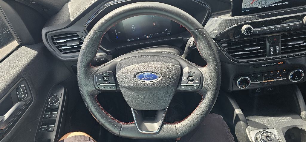 Photo 15 of this FORD ESCAPE