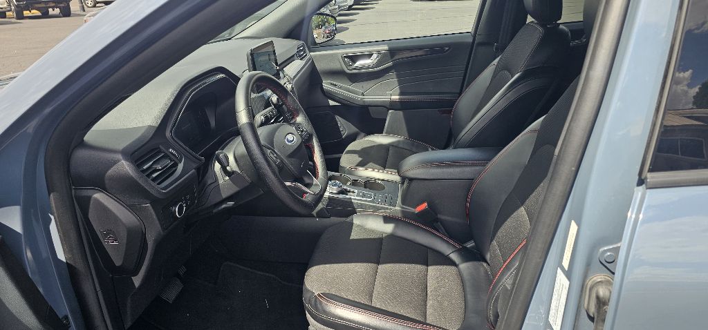 Photo 10 of this FORD ESCAPE