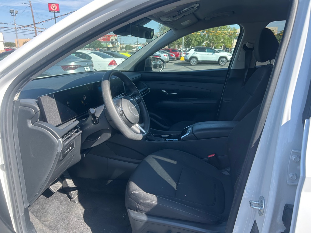 Photo 14 of this HYUNDAI TUCSON