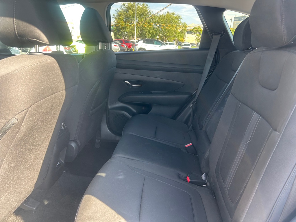 Photo 10 of this HYUNDAI TUCSON