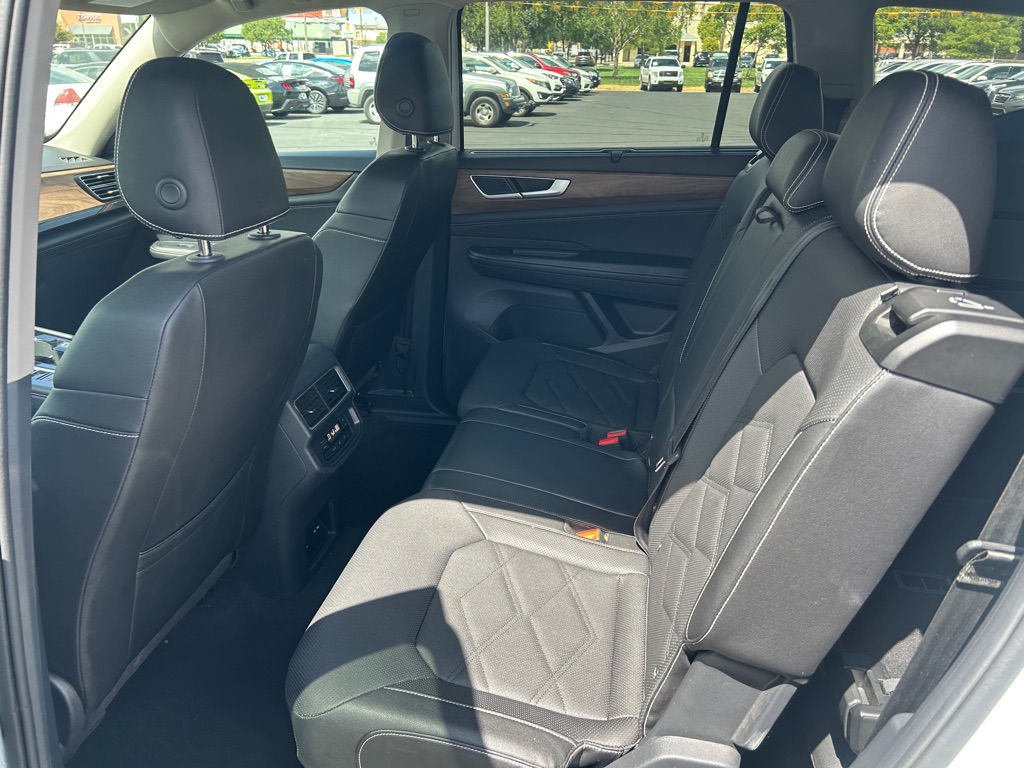 Photo 11 of this VOLKSWAGEN ATLAS