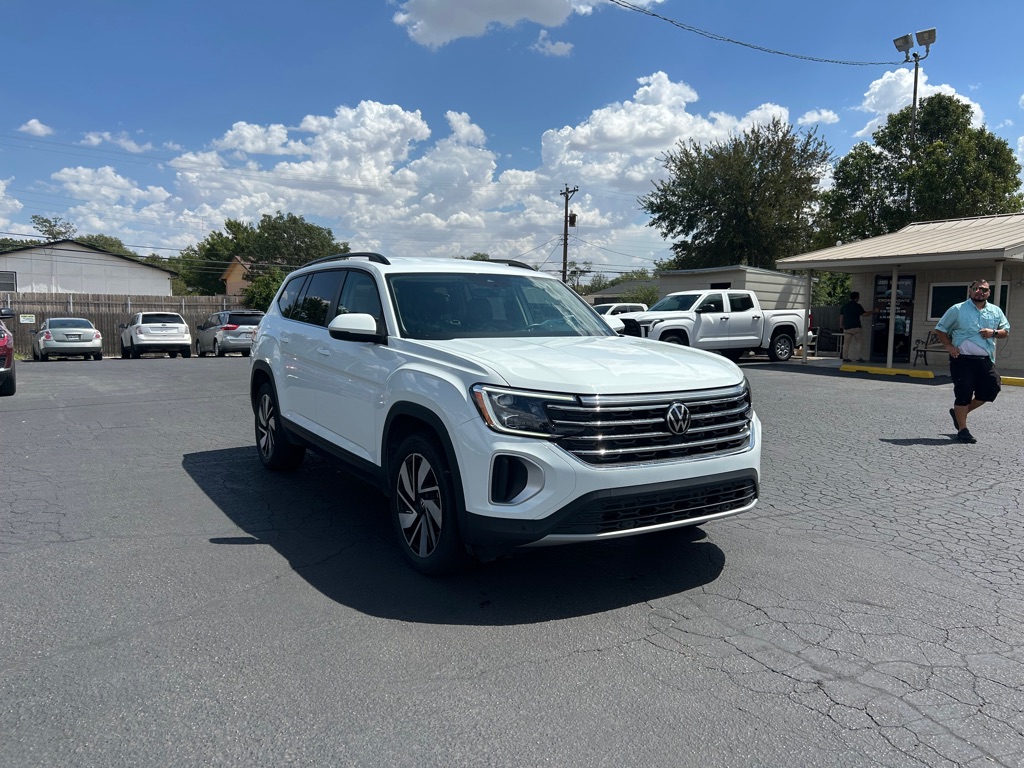Photo 2 of this VOLKSWAGEN ATLAS