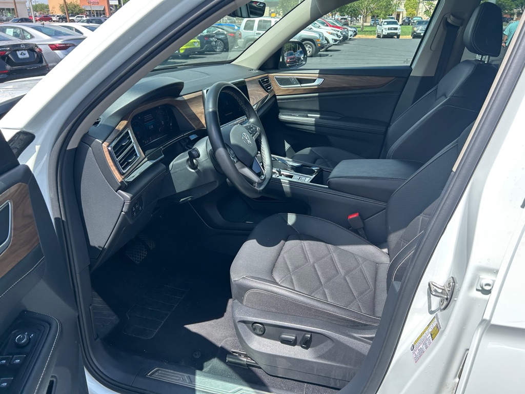 Photo 16 of this VOLKSWAGEN ATLAS