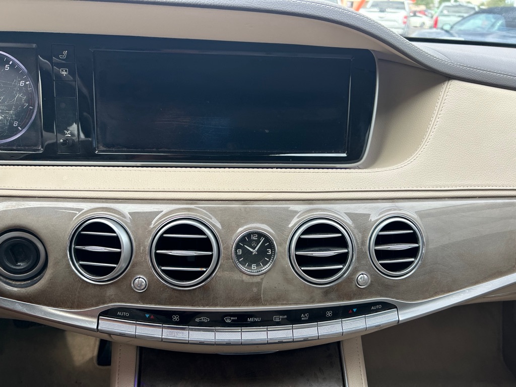 Photo 17 of this MERCEDES-BENZ S-CLASS