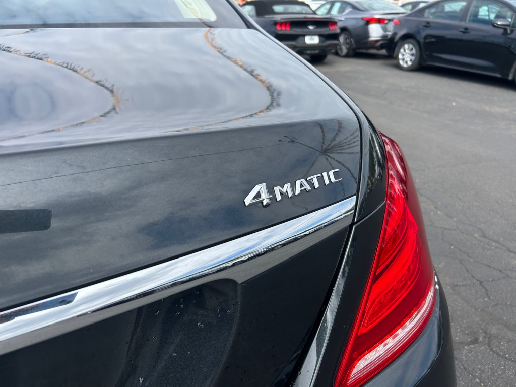 Photo 9 of this MERCEDES-BENZ S-CLASS