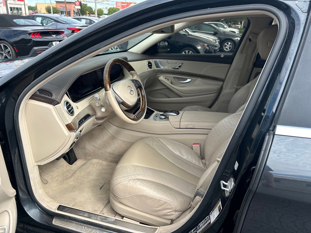 Photo 14 of this MERCEDES-BENZ S-CLASS