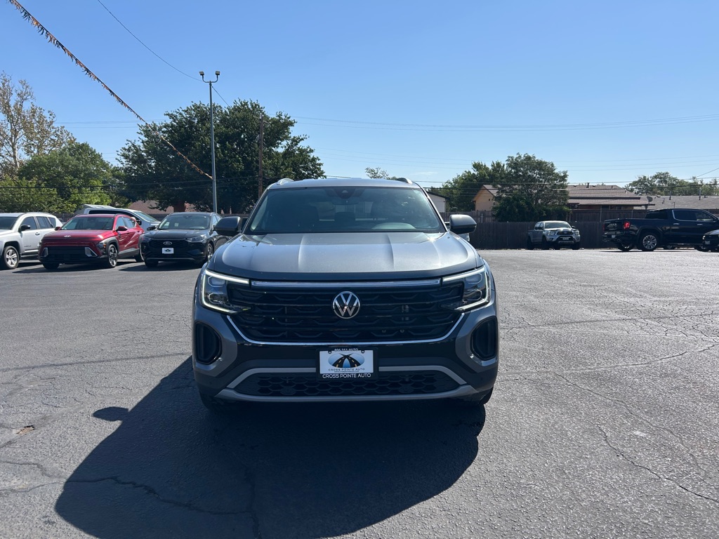 Photo 3 of this VOLKSWAGEN ATLAS CROSS SPO