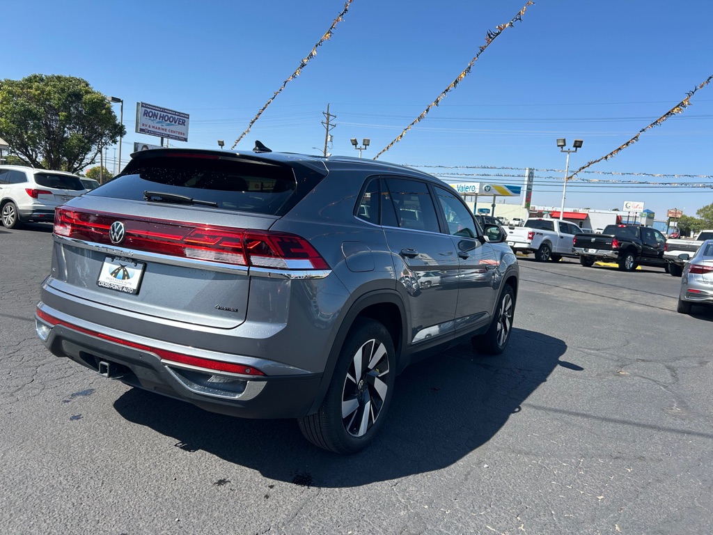 Photo 8 of this VOLKSWAGEN ATLAS CROSS SPO